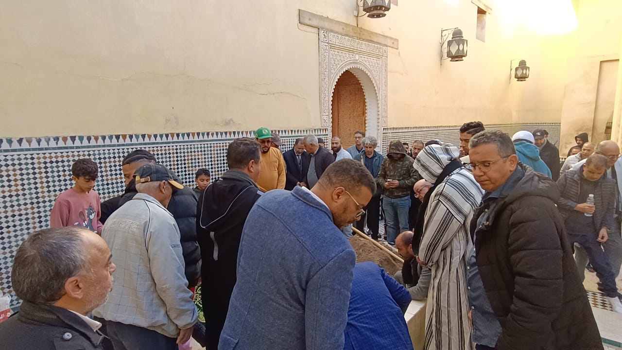 حضور وازن من شخصيات وطنية ومحلية في تشييع جثمان الفقيدة والدة المختار لغزيوي حضور وازن من شخصيات وطنية ومحلية في تشييع جثمان الفقيدة والدة المختار لغزيوي