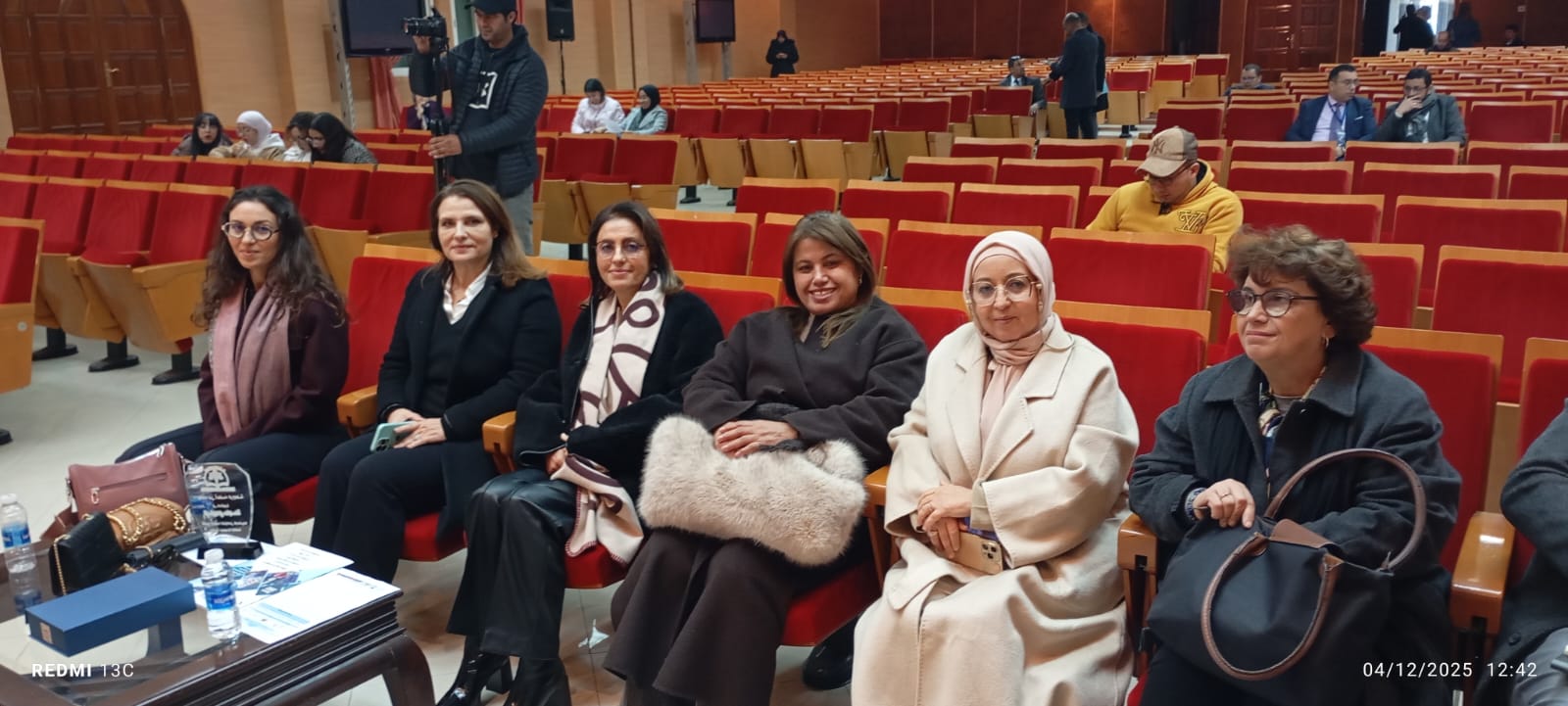 باحثون وخبراء بالصحة يجمعون بمكناس على أن تثمين الموارد البشرية مفتاح إصلاح المنظومة الصحية باحثون وخبراء بالصحة يجمعون بمكناس على أن تثمين الموارد البشرية مفتاح إصلاح المنظومة الصحية