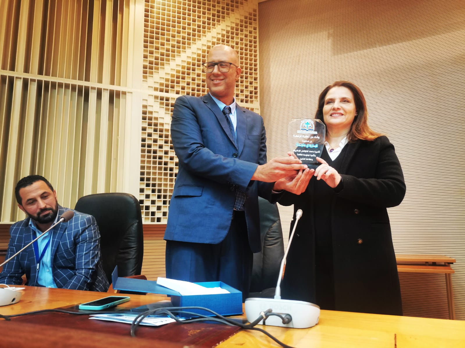 باحثون وخبراء بالصحة يجمعون بمكناس على أن تثمين الموارد البشرية مفتاح إصلاح المنظومة الصحية باحثون وخبراء بالصحة يجمعون بمكناس على أن تثمين الموارد البشرية مفتاح إصلاح المنظومة الصحية