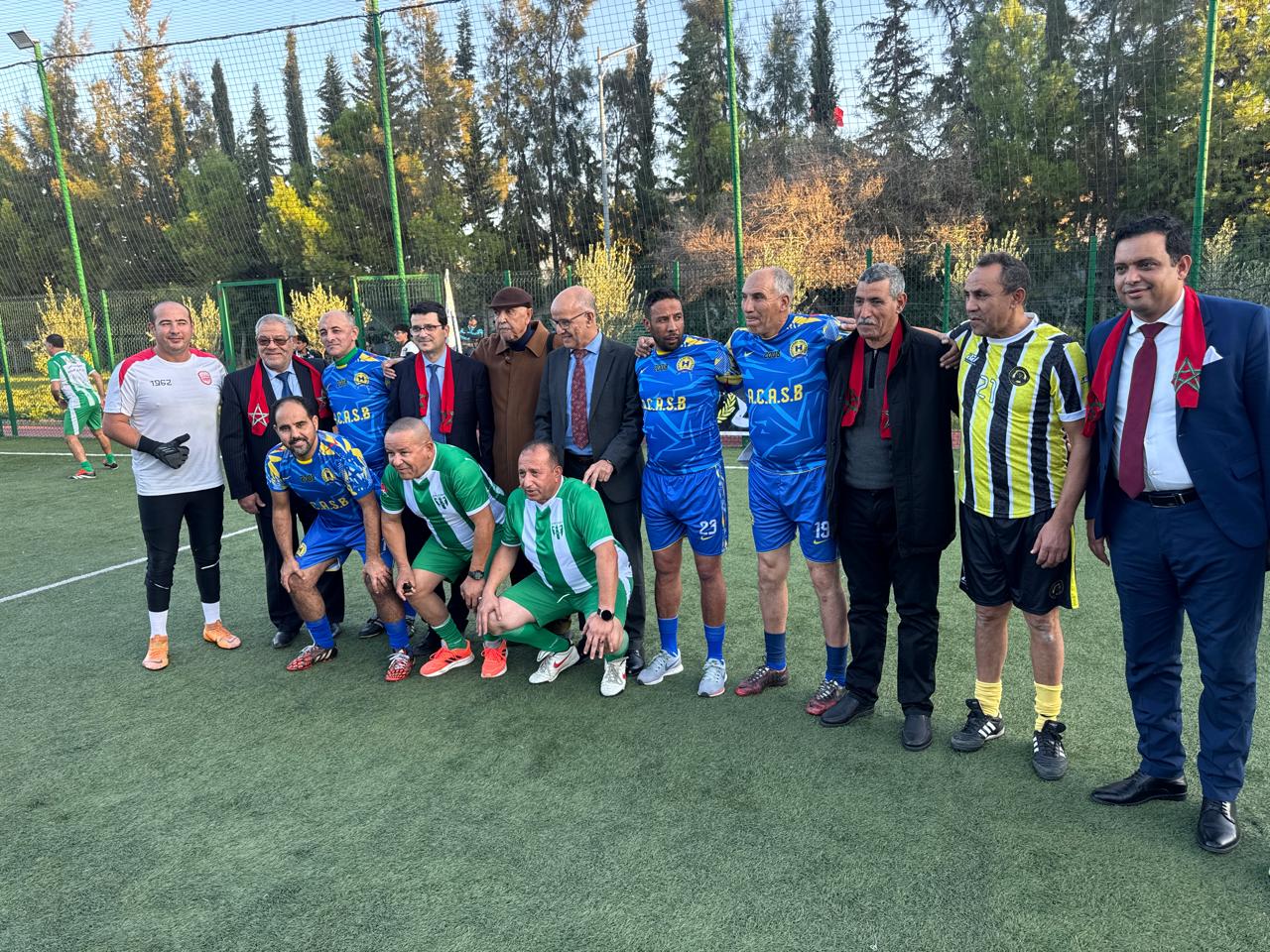 بحضور رياضيين وفاعلين صحيين… كلية الطب والصيدلة وطب الأسنان بفاس تحتفي بالروح الوطنية وترسخ ثقافة التبرع بالدم بحضور رياضيين وفاعلين صحيين… كلية الطب والصيدلة وطب الأسنان بفاس تحتفي بالروح الوطنية وترسخ ثقافة التبرع بالدم