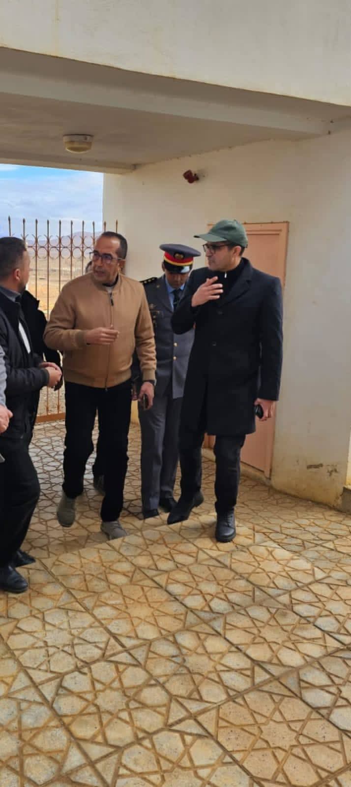 عامل إقليم الحسيمة يقوم بزيارة ميدانية إلى جماعة إزرقت لتتبع المشاريع التنموية والإنصات لانتظارات الساكنة