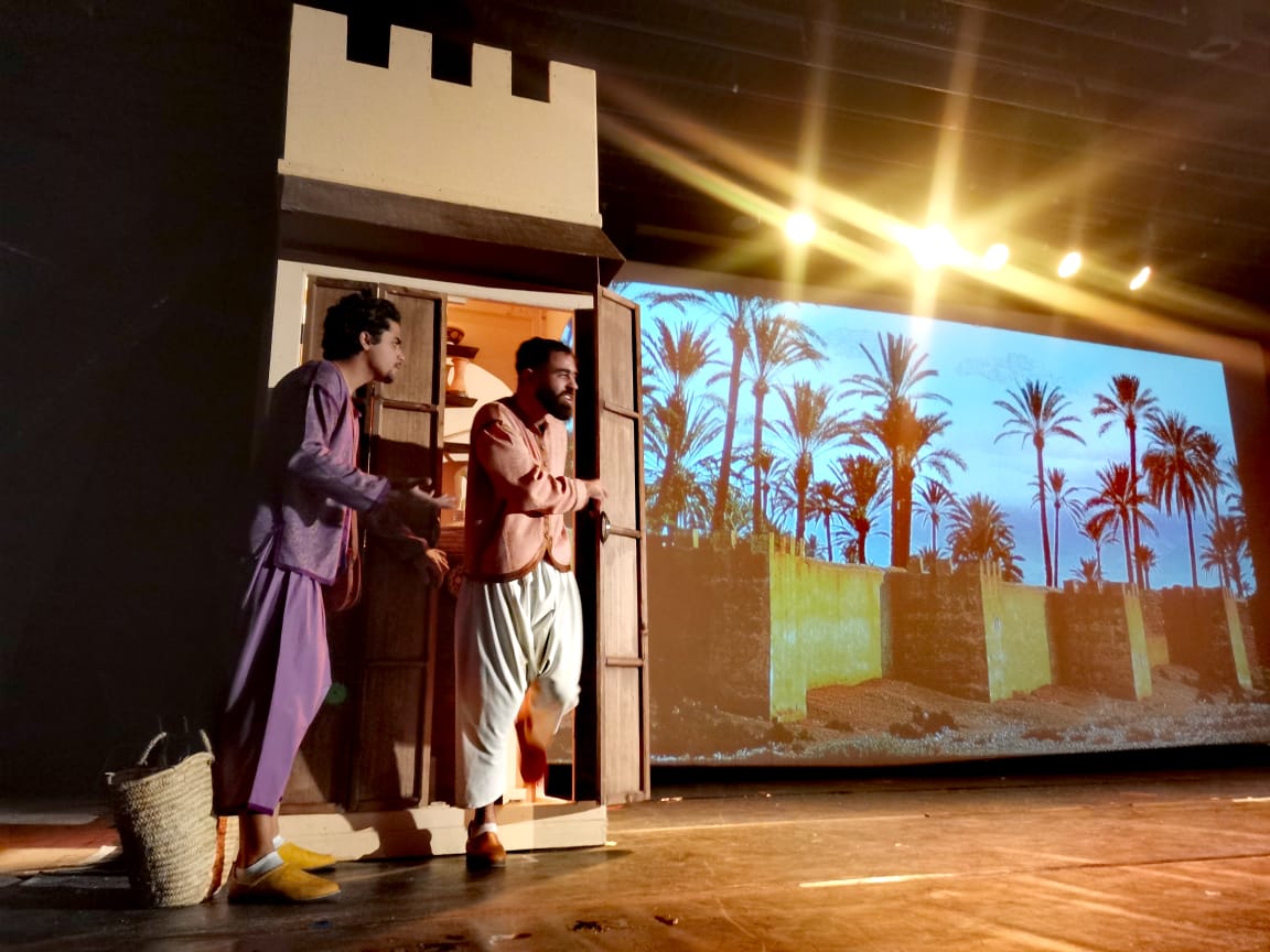 رحلة حديدان تحط رحالها بمكناس بعرض مسرحي يحتفي بالتراث المغربي بروح معاصرة.