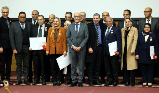 تسليم أوسمة ملكية لثلة من أساتذة وأطر جامعة سيدي محمد بن عبد الله بفاس 