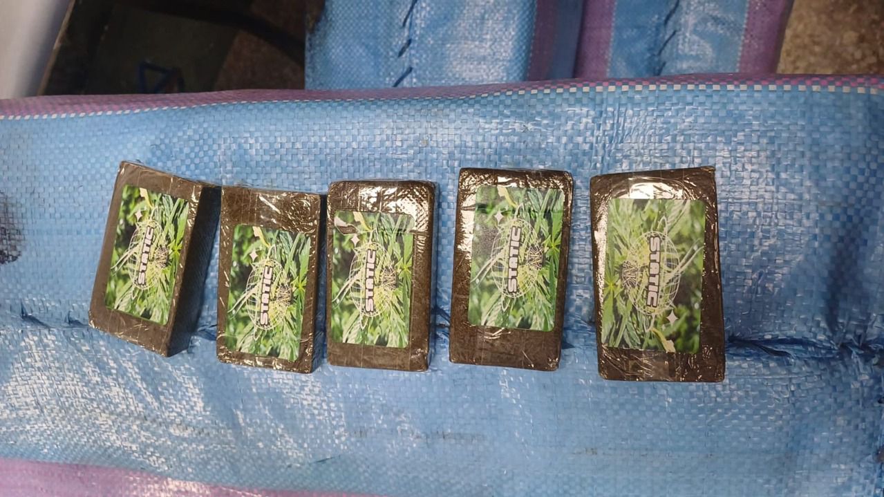 إحباط محاولة تهريب 818 كيلوغراما من مخدر الشيرا بميناء الدار البيضاء