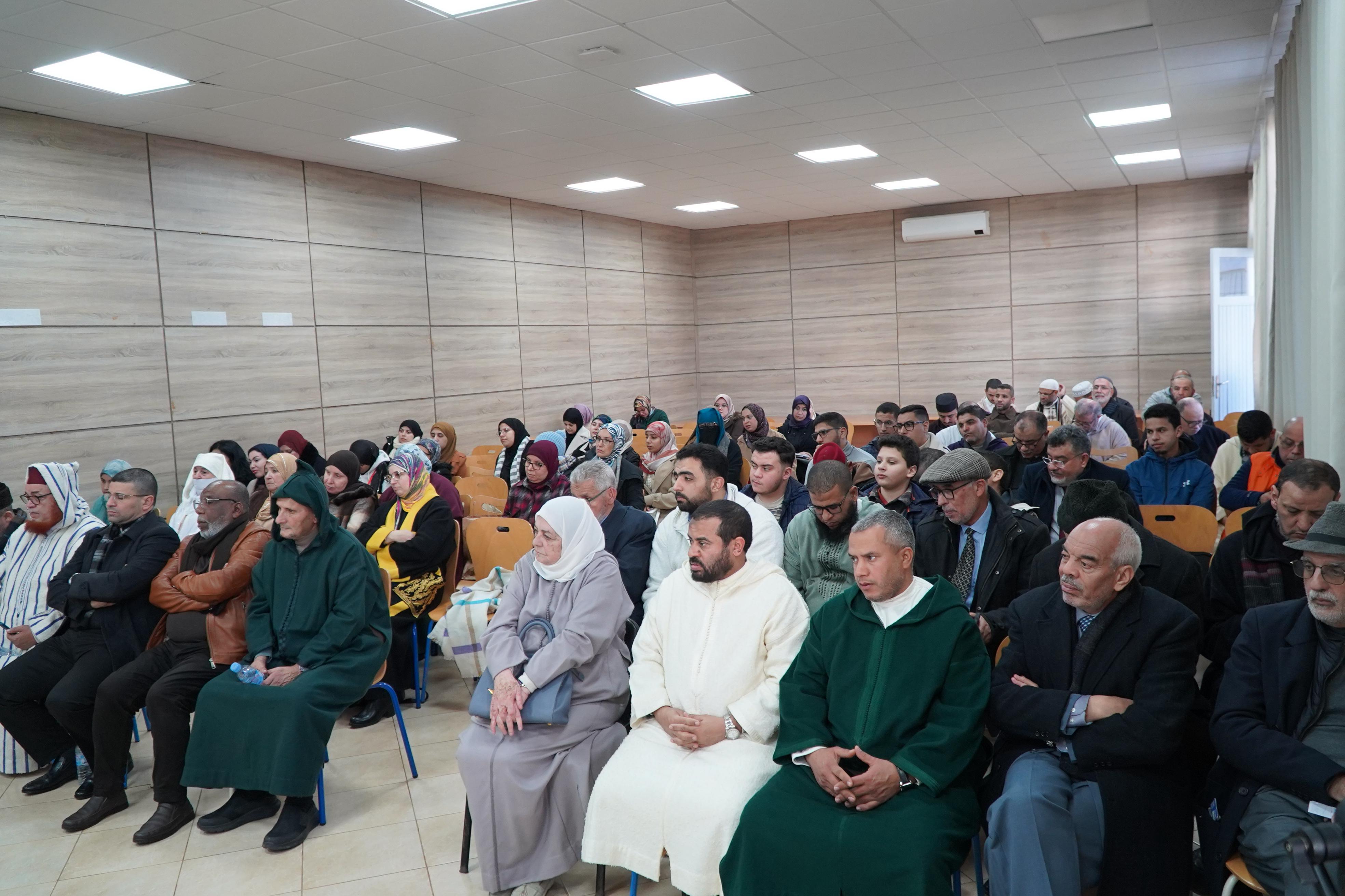 أطروحة دكتوراه تسلّط الضوء على القيم الإنسانية في السنة النبوية