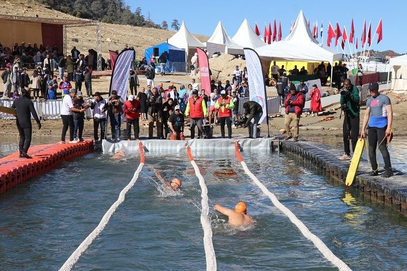 خنيفرة: أزيد من 80 سباحا في النسخة التاسعة لتظاهرة السباحة في المياه الباردة ببحيرة أكلمام أزكزا خنيفرة: أزيد من 80 سباحا في النسخة التاسعة لتظاهرة السباحة في المياه الباردة ببحيرة أكلمام أزكزا