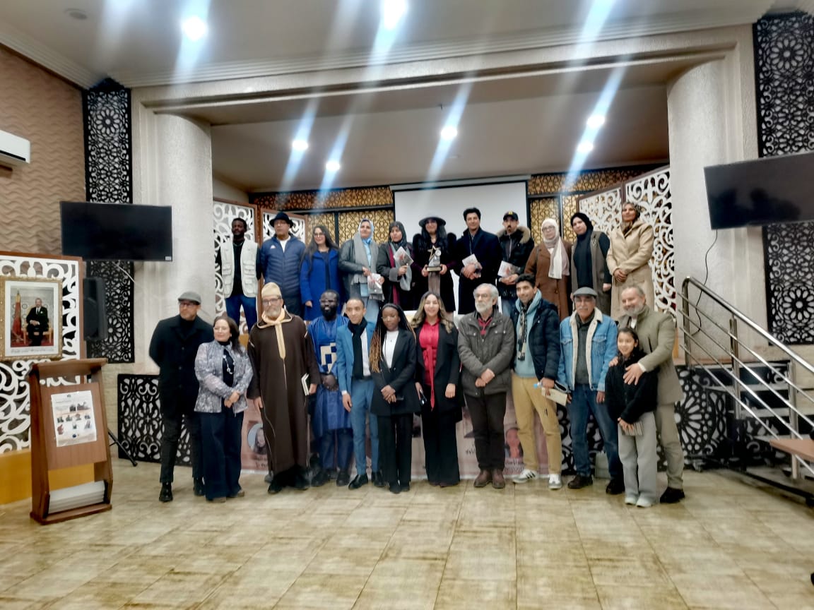 مكناس تحتفي بتوقيع ديوان 