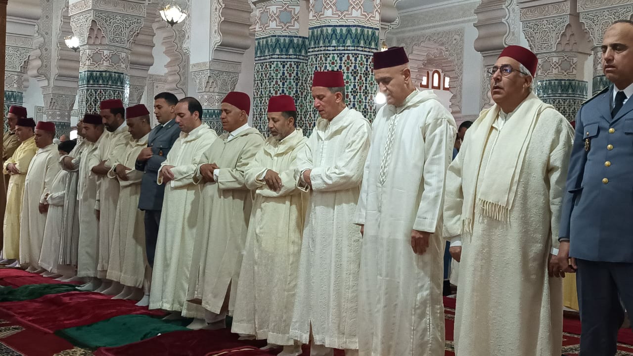عامل عمالة مكناس يترأس صلاة عيد الفطر بمسجد محمد السادس وسط حضور رسمي ومكثف للمصلين عامل عمالة مكناس يترأس صلاة عيد الفطر بمسجد محمد السادس وسط حضور رسمي ومكثف للمصلين