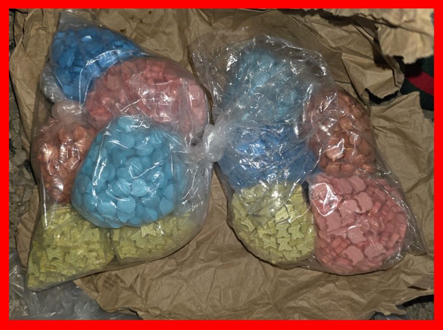 مكناس.. توقيف شخصين في قضية ترويج المخدرات و حجز 2000 قرص مهلوس مكناس.. توقيف شخصين في قضية ترويج المخدرات و حجز 2000 قرص مهلوس