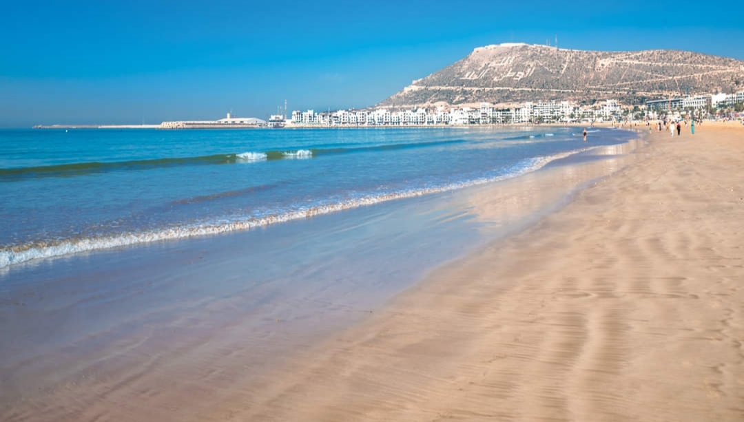 تقرير: 95 في المائة من مياه الاستحمام بالشواطئ المغربية مطابقة لمعايير الجودة