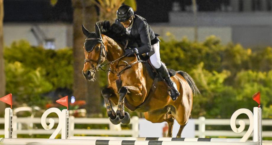 مباراة القفز على الحواجز 4 نجوم للحرس الملكي.. الفارس الغالي الشاوي يفوز بجائزة القوات المسلحة الملكية مباراة القفز على الحواجز 4 نجوم للحرس الملكي.. الفارس الغالي الشاوي يفوز بجائزة القوات المسلحة الملكية