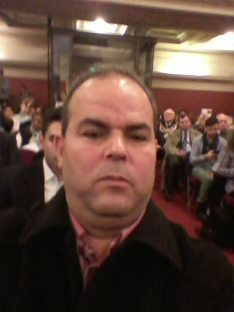 بين المبادرة والتحدي: 