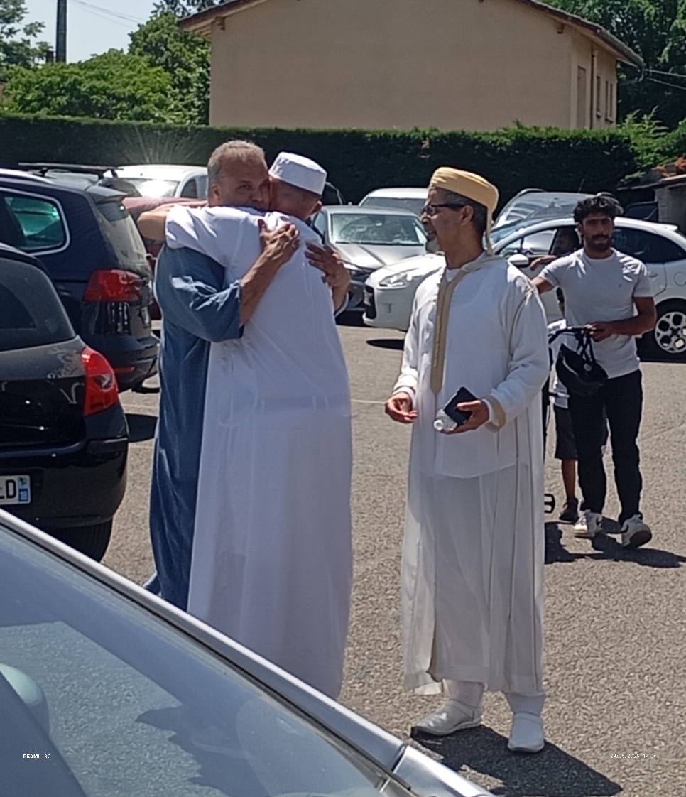 مسجد أجان بفرنسا يوحد الجالية المسلمة في أجواء روحانية مميزة احتفاء بعيد الأضحى المبارك