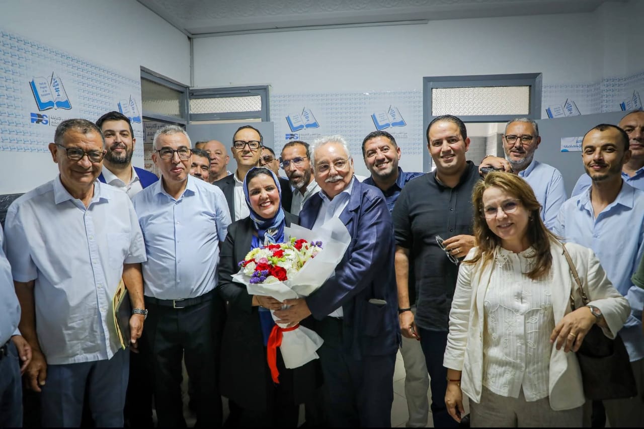 نبيل بنعبد الله يدشن المقر الجديد لحزب التقدم والاشتراكية بالحسيمة وسط حضور سياسي ومدني.