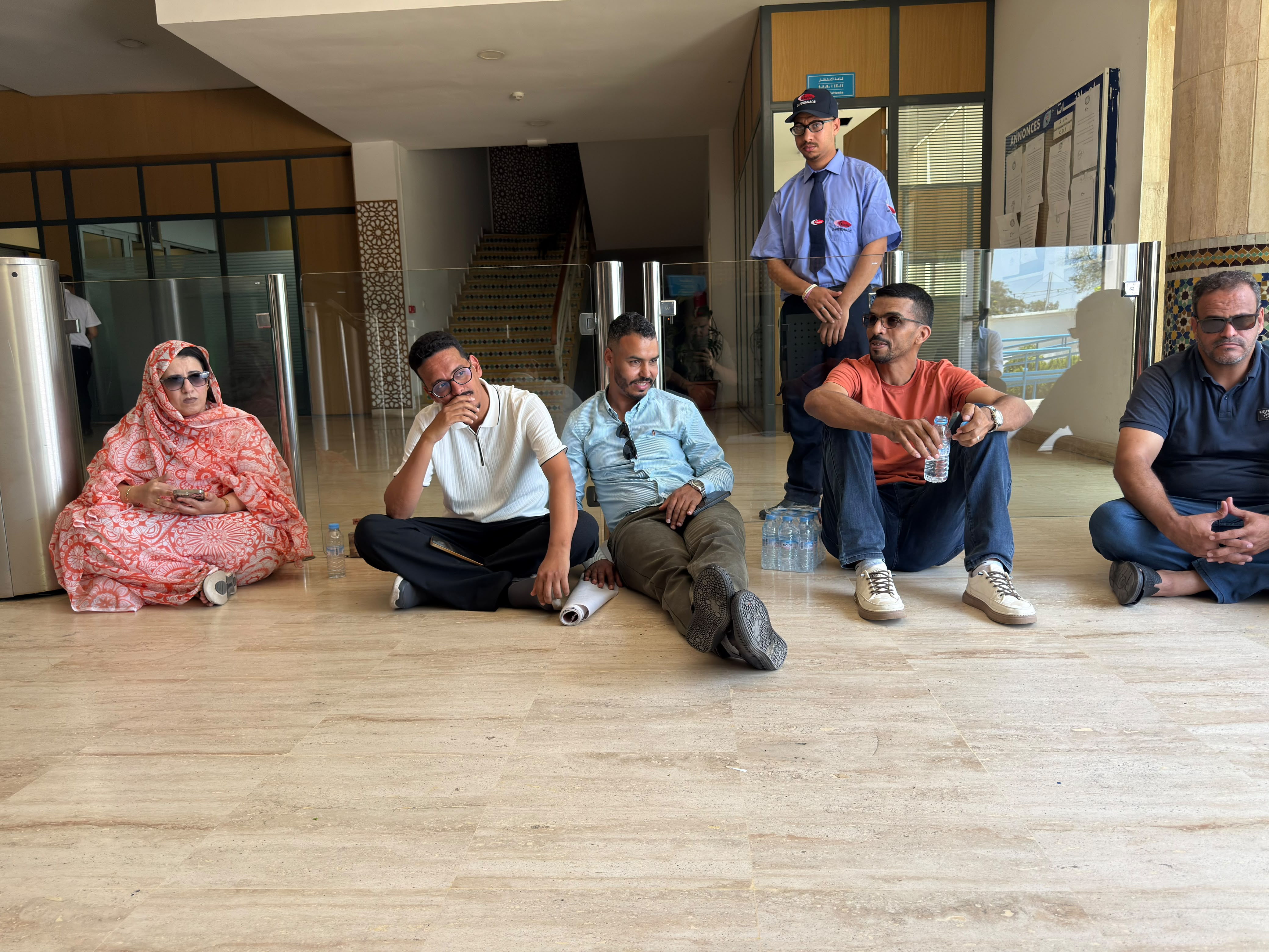 مقاولات إعلامية من الأقاليم الجنوبية تدخل في اعتصام مفتوح بوزارة التواصل احتجاجاً على سياسة الإقصاء والتهميش مقاولات إعلامية من الأقاليم الجنوبية تدخل في اعتصام مفتوح بوزارة التواصل احتجاجاً على سياسة الإقصاء والتهميش