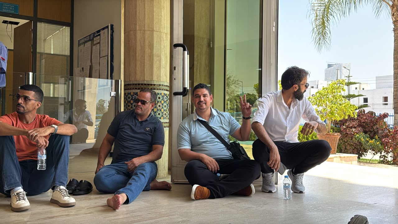 مقاولات إعلامية من الأقاليم الجنوبية تدخل في اعتصام مفتوح بوزارة التواصل احتجاجاً على سياسة الإقصاء والتهميش مقاولات إعلامية من الأقاليم الجنوبية تدخل في اعتصام مفتوح بوزارة التواصل احتجاجاً على سياسة الإقصاء والتهميش