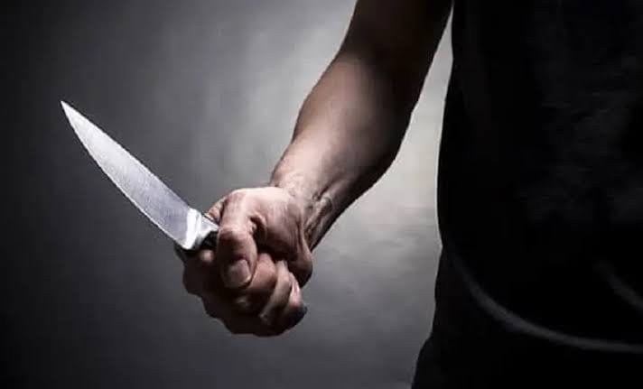خلاف عابر داخل مقهى بالحسيمة يتحول إلى اعتداء بالسكين وإصابة شاب بجروح خطيرة