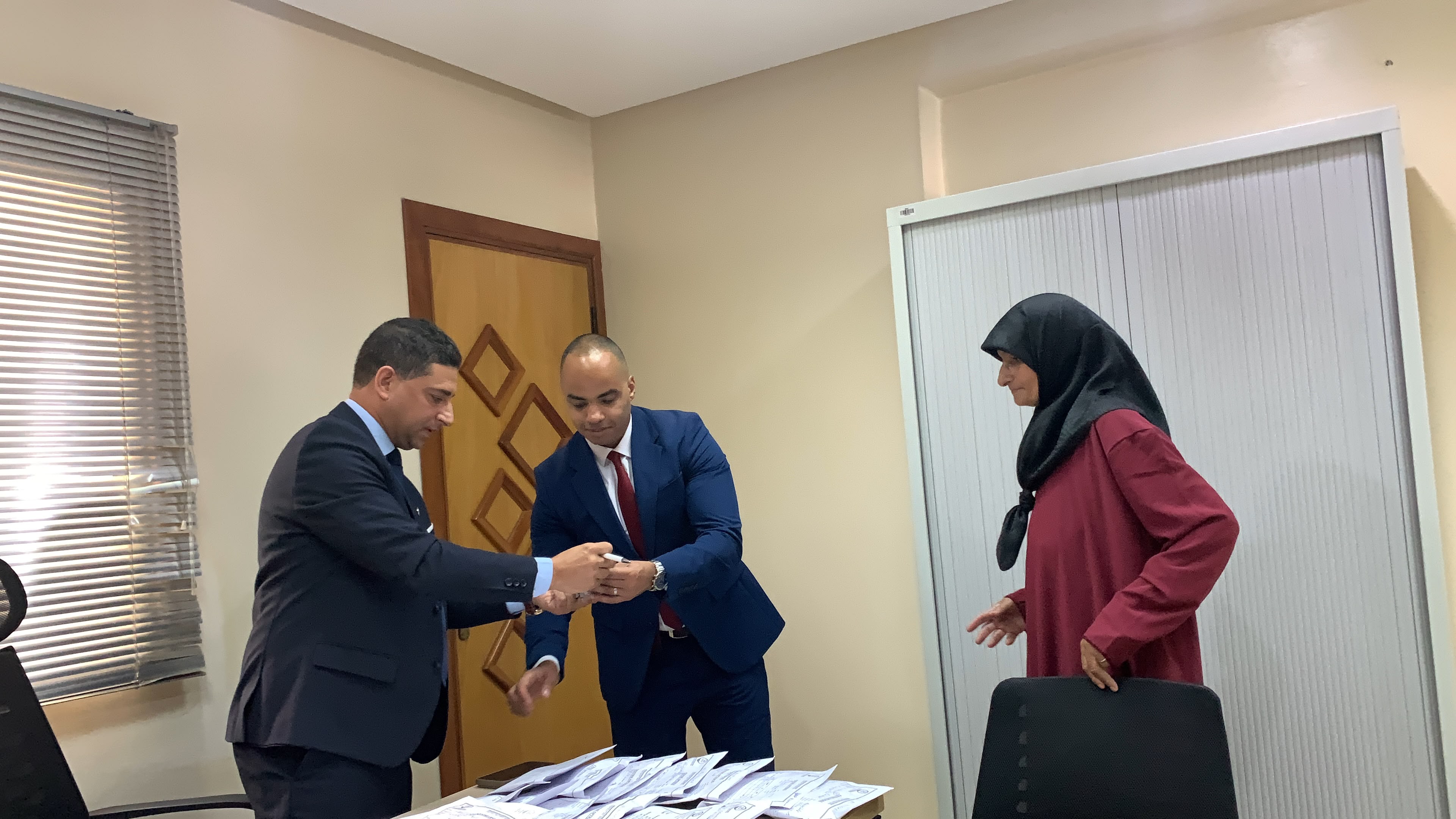 الحسيمة.. التعاضدية العامة لموظفي الإدارات العمومية توزع نظارات طبية وأطقما للأسنان