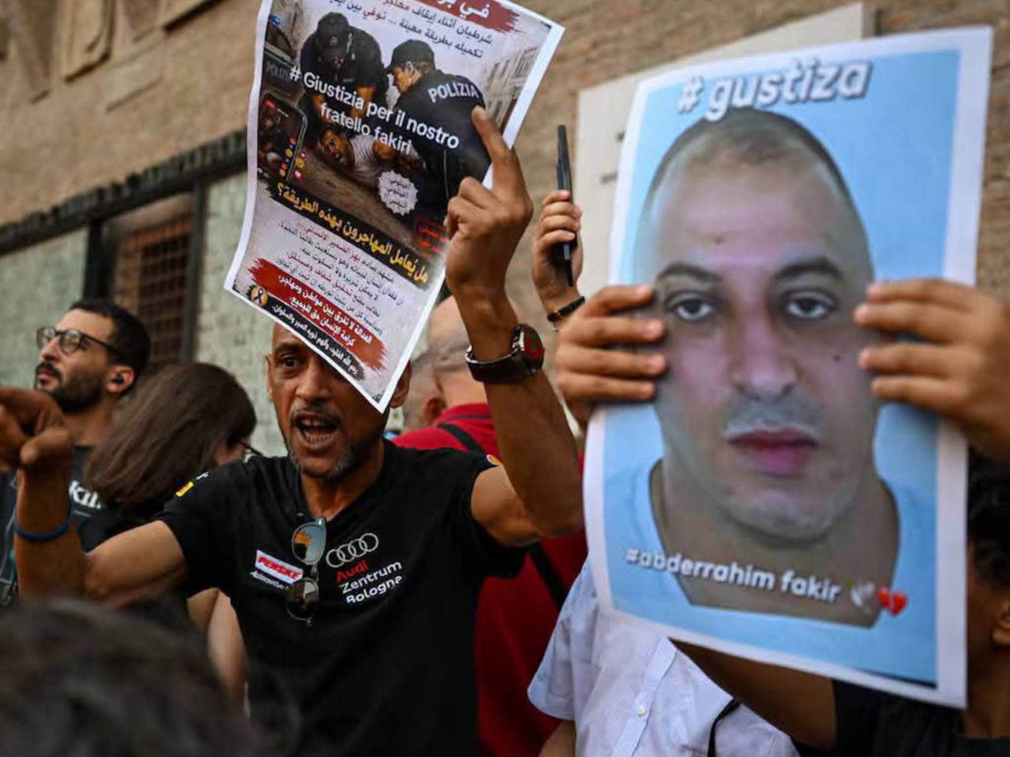 احتجاجات في بولونيا الإيطالية بعد وفاة المهاجر المغربي عبد الرحيم فقير أثناء تدخل عنيف للشرطة