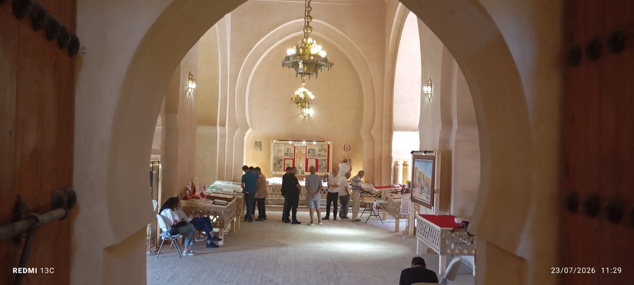 معرض يوثق لذاكرة الدولة العلوية ويبرز غنى التراث المغربي في قلب مهرجان عيساوة بمكناس