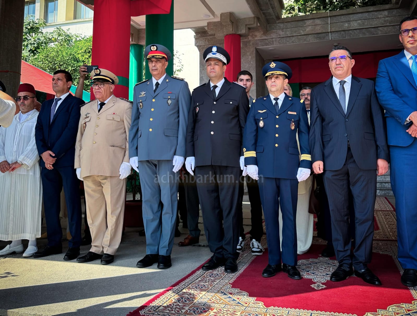 في أجواء مفعمة بالوطنية… رئيس “النادي العلمي للوجستيك” يشارك في مراسيم رفع العلم بطنجة بمناسبة عيد العرش المجيد في أجواء مفعمة بالوطنية… رئيس “النادي العلمي للوجستيك” يشارك في مراسيم رفع العلم بطنجة بمناسبة عيد العرش المجيد