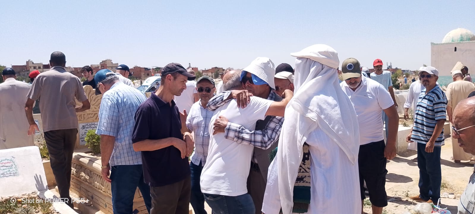 أوراق الرعيل الأول لأسرة الصحة بمكناس تتساقط تباعا ... وبرحيل الحاج الطيب لحرش تطوى صفحة من صفحات الوفاء والعطاء أوراق الرعيل الأول لأسرة الصحة بمكناس تتساقط تباعا ... وبرحيل الحاج الطيب لحرش تطوى صفحة من صفحات الوفاء والعطاء