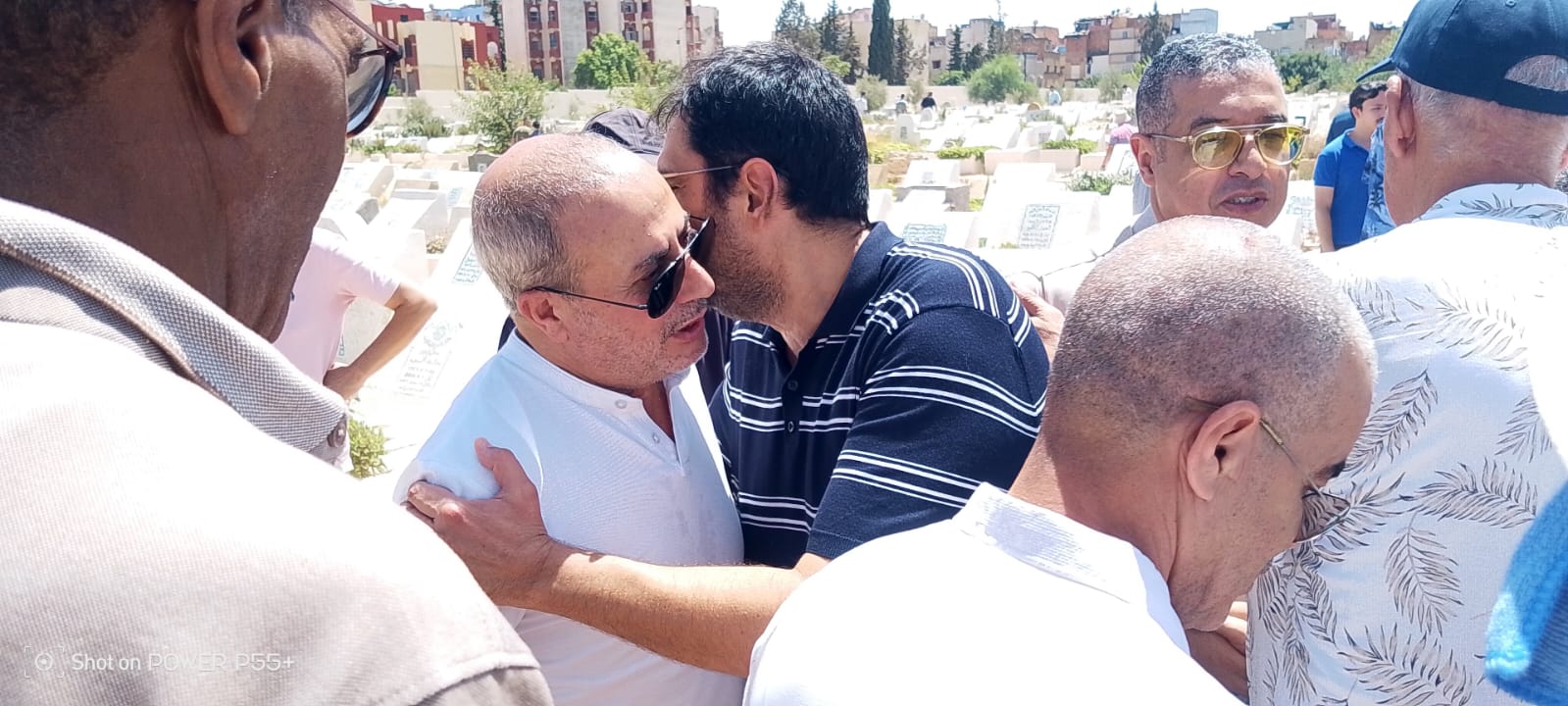 أوراق الرعيل الأول لأسرة الصحة بمكناس تتساقط تباعا ... وبرحيل الحاج الطيب لحرش تطوى صفحة من صفحات الوفاء والعطاء أوراق الرعيل الأول لأسرة الصحة بمكناس تتساقط تباعا ... وبرحيل الحاج الطيب لحرش تطوى صفحة من صفحات الوفاء والعطاء