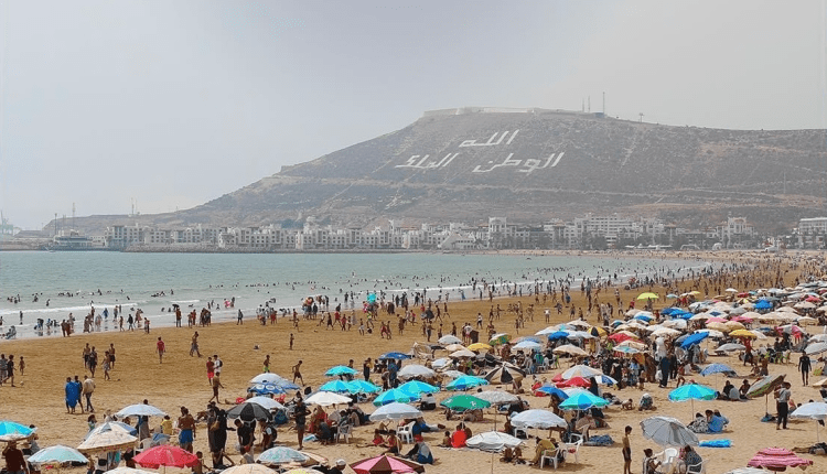 المدن الساحلية تحت ضغط الصيف.. هل أصبحت البنية التحتية تواكب الإقبال المتزايد؟