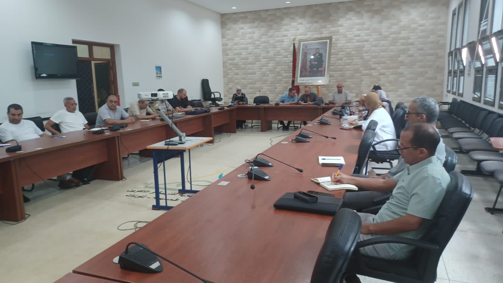 بوشامة يقود تعبئة استباقية بالحسيمة لإنجاح الدخول المدرسي.. تنسيق ميداني ومواكبة مستمرة استعداداً لموسم 2026/2027 بوشامة يقود تعبئة استباقية بالحسيمة لإنجاح الدخول المدرسي.. تنسيق ميداني ومواكبة مستمرة استعداداً لموسم 2026/2027