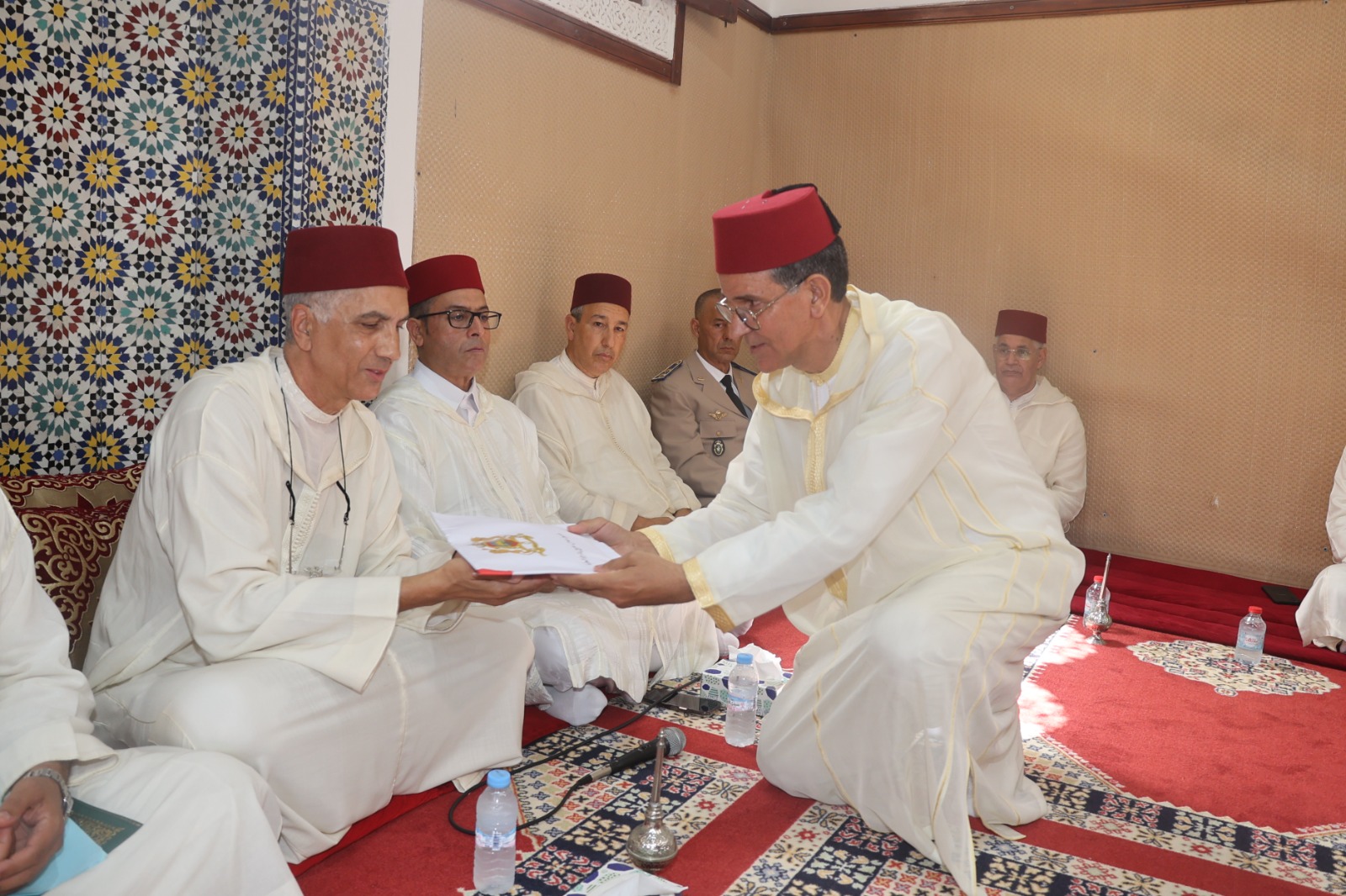 هبة ملكية تجدد أواصر العناية بأهل الزوايا والأضرحة بمدينة تازة هبة ملكية تجدد أواصر العناية بأهل الزوايا والأضرحة بمدينة تازة