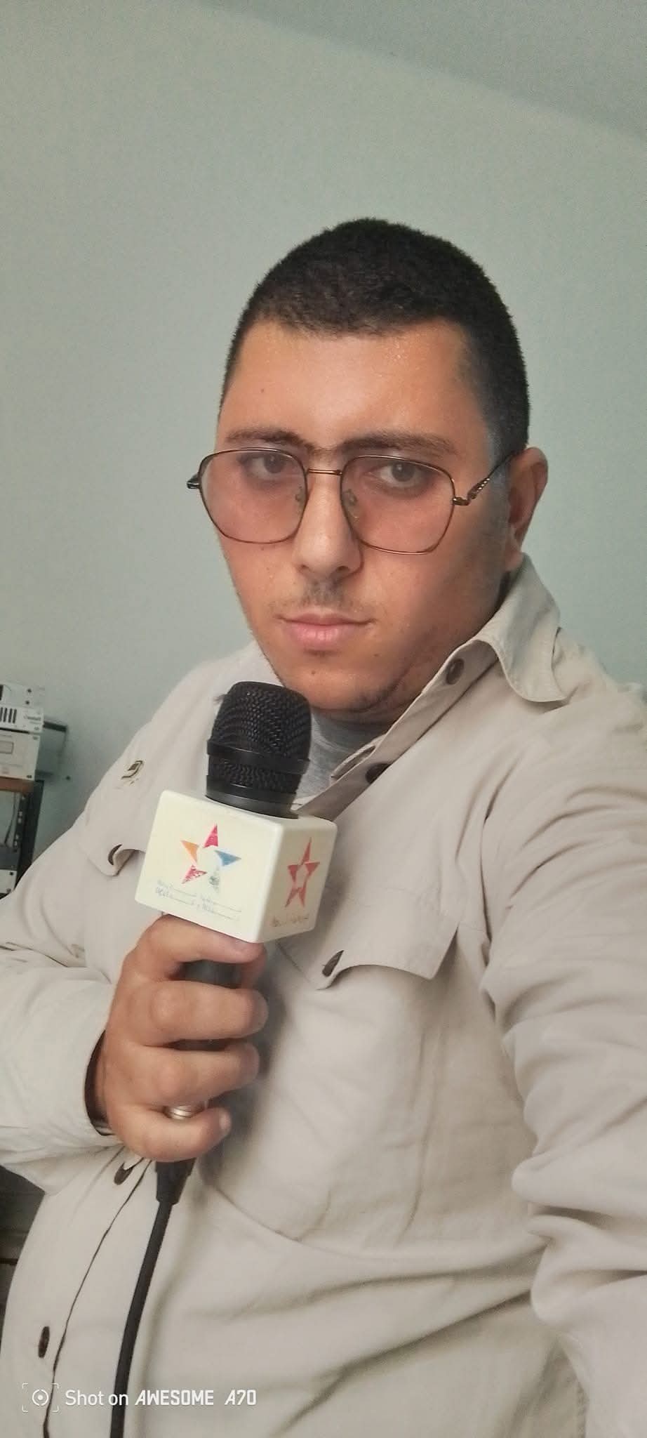 آدم أبوفائدة.. ثلاثون سنة من الطموح بين تعليم السياقة والإعلام والفن والعمل الجمعوي.