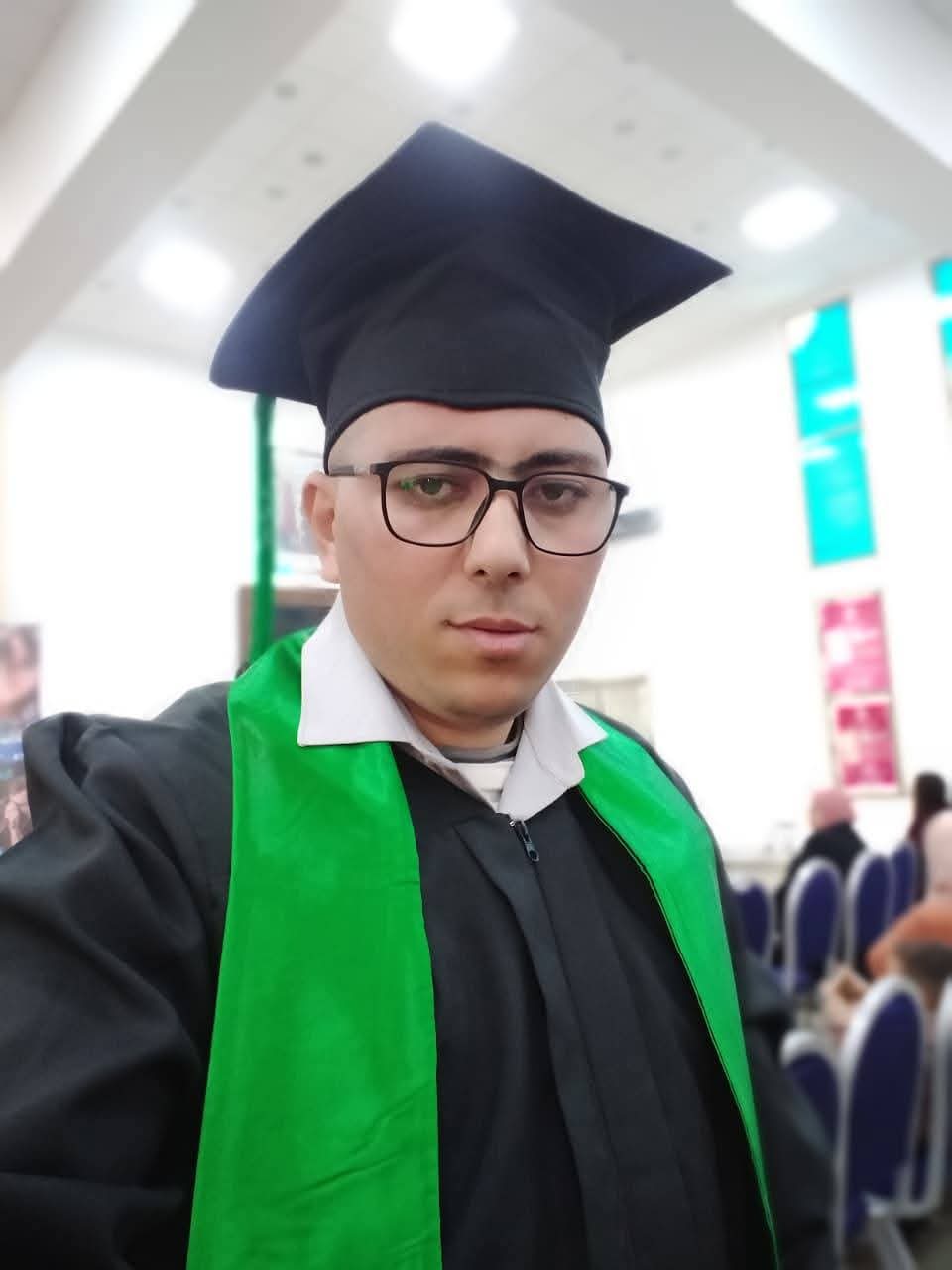 آدم أبوفائدة.. ثلاثون سنة من الطموح بين تعليم السياقة والإعلام والفن والعمل الجمعوي.