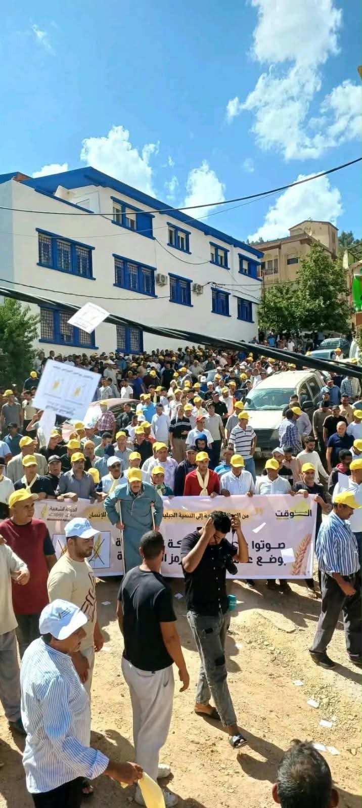 جماهير غفيرة تستقبل الدكتور  محمد الأعرج بجماعة عبد الغاية السواحل بإقليم الحسيمة