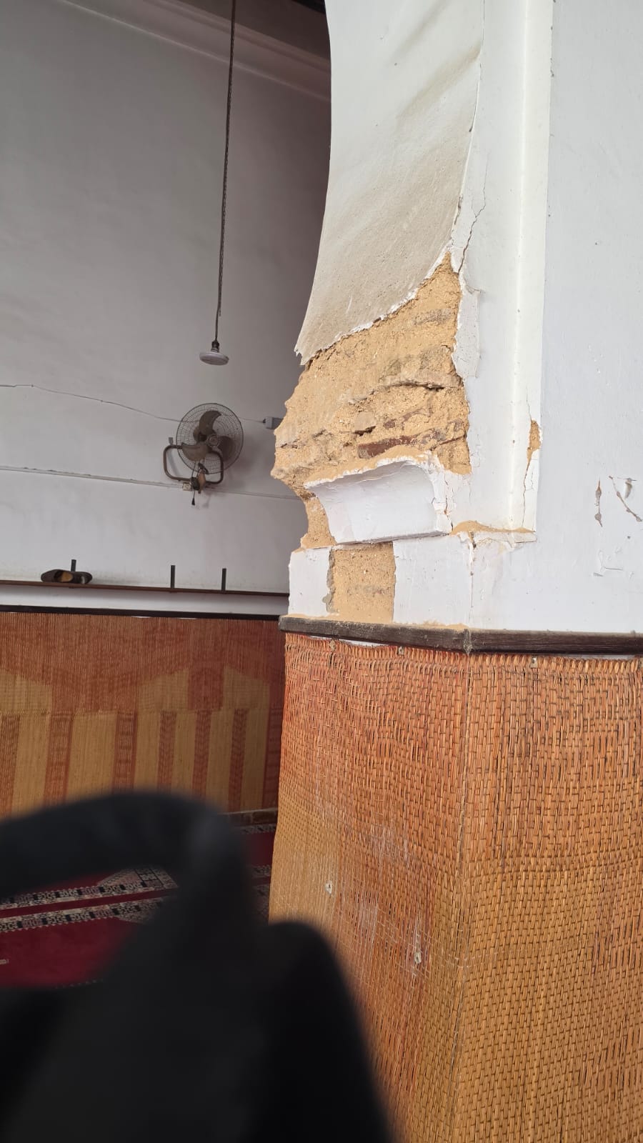 مسجد باب بردعيين يحتاج إلى لجنة تقنية من تخصص المعمار التاريخي. مسجد باب بردعيين يحتاج إلى لجنة تقنية من تخصص المعمار التاريخي.