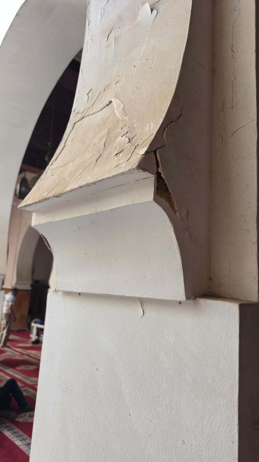 مسجد باب بردعيين يحتاج إلى لجنة تقنية من تخصص المعمار التاريخي. مسجد باب بردعيين يحتاج إلى لجنة تقنية من تخصص المعمار التاريخي.