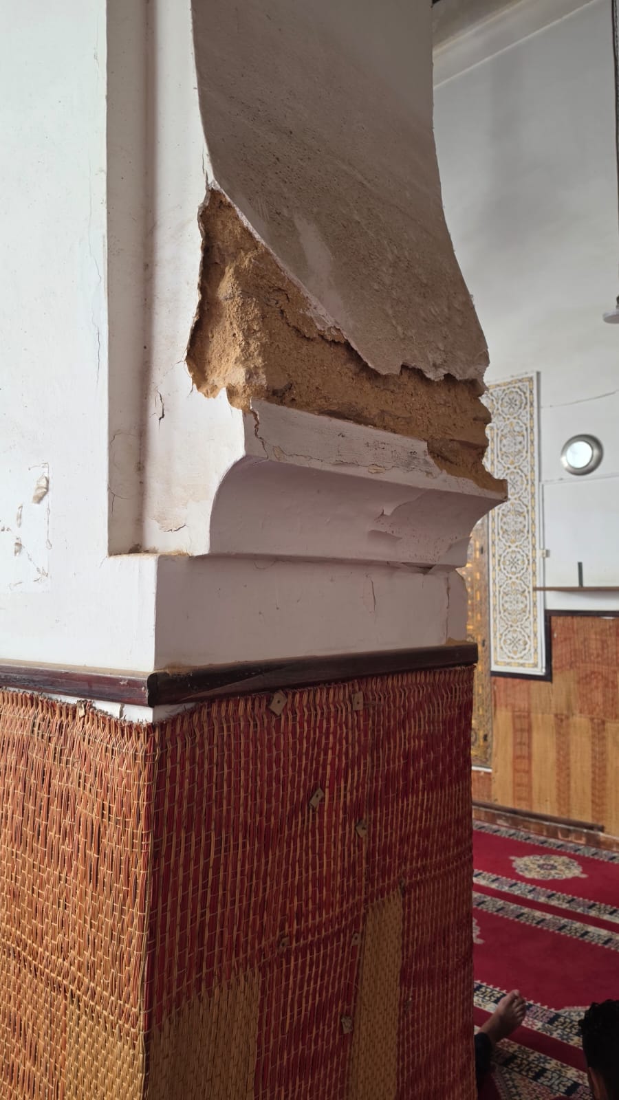 مسجد باب بردعيين يحتاج إلى لجنة تقنية من تخصص المعمار التاريخي. مسجد باب بردعيين يحتاج إلى لجنة تقنية من تخصص المعمار التاريخي.