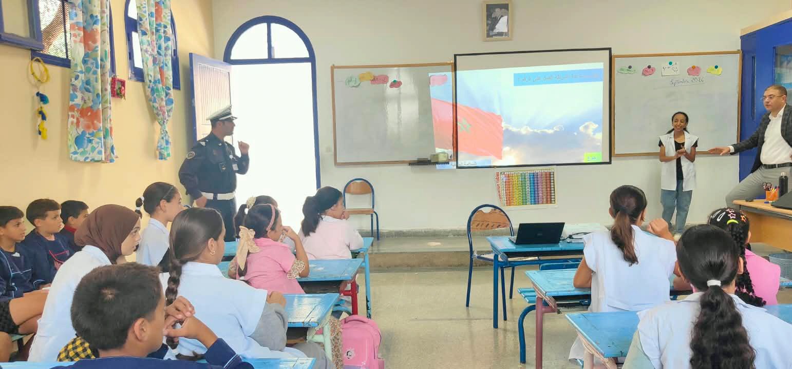 الأمن الجهوي بالحسيمة يطلق حملة تحسيسية بالوسط المدرسي للوقاية من حوادث السير الأمن الجهوي بالحسيمة يطلق حملة تحسيسية بالوسط المدرسي للوقاية من حوادث السير