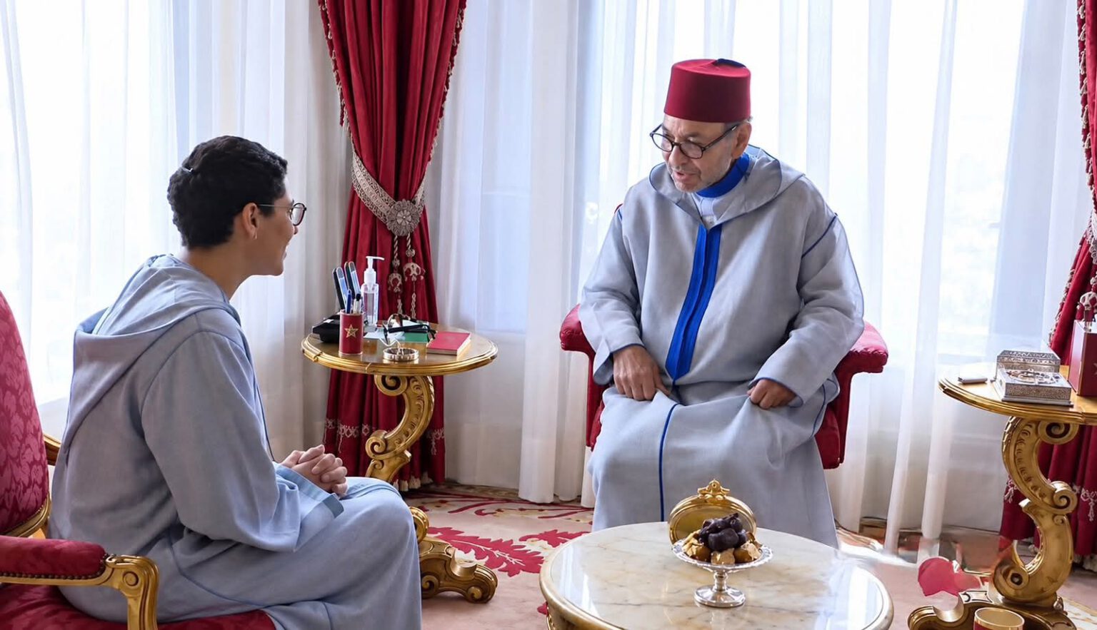جلالة الملك يعين السيدة فاطمة الزهراء المنصوري رئيسة للحكومة ويكلفها جلالته بتشكيل الحكومة الجديدة جلالة الملك يعين السيدة فاطمة الزهراء المنصوري رئيسة للحكومة ويكلفها جلالته بتشكيل الحكومة الجديدة