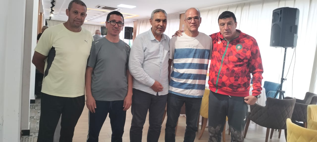 جمعية فضاء الصيادلة تتوج بطلة لكأس الفئات الصغرى U13 بمكناس جمعية فضاء الصيادلة تتوج بطلة لكأس الفئات الصغرى U13 بمكناس