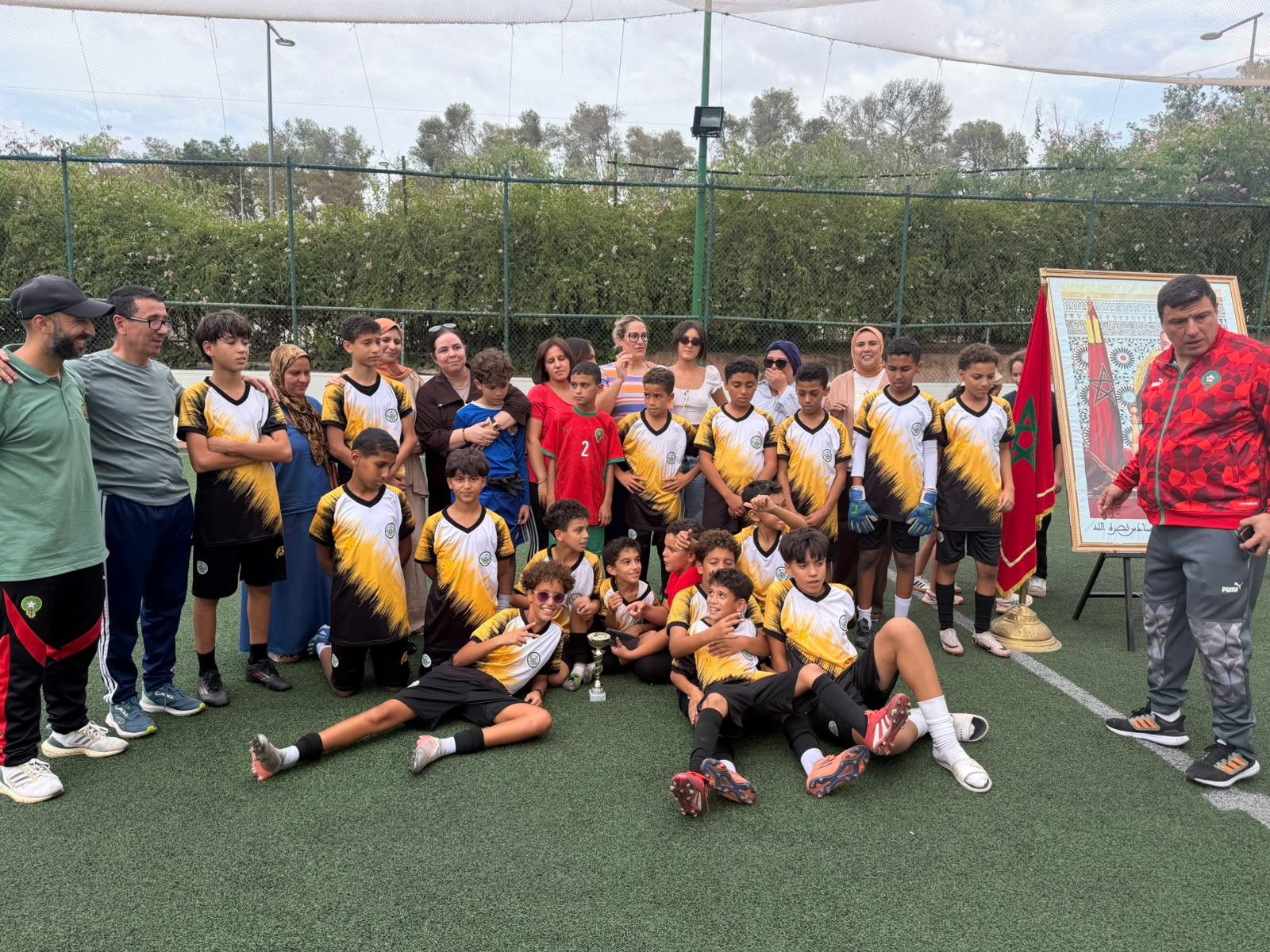 جمعية فضاء الصيادلة تتوج بطلة لكأس الفئات الصغرى U13 بمكناس جمعية فضاء الصيادلة تتوج بطلة لكأس الفئات الصغرى U13 بمكناس