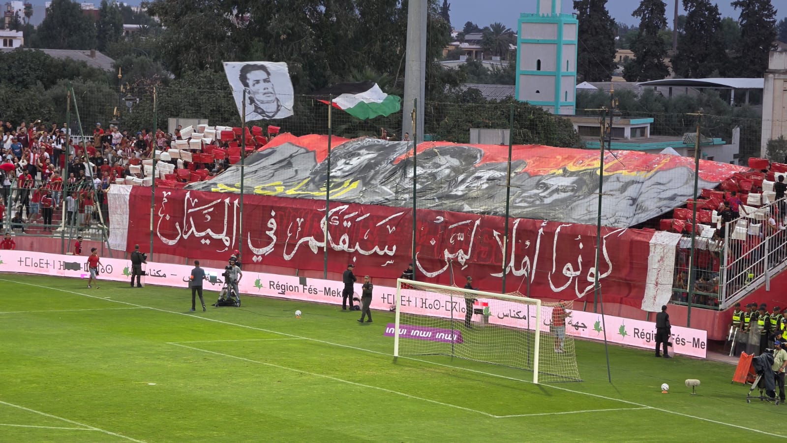 وحدة الجماهير بالملعب الشرفي بمكناس باتت من مستلزمات التشجيع الحضاري.