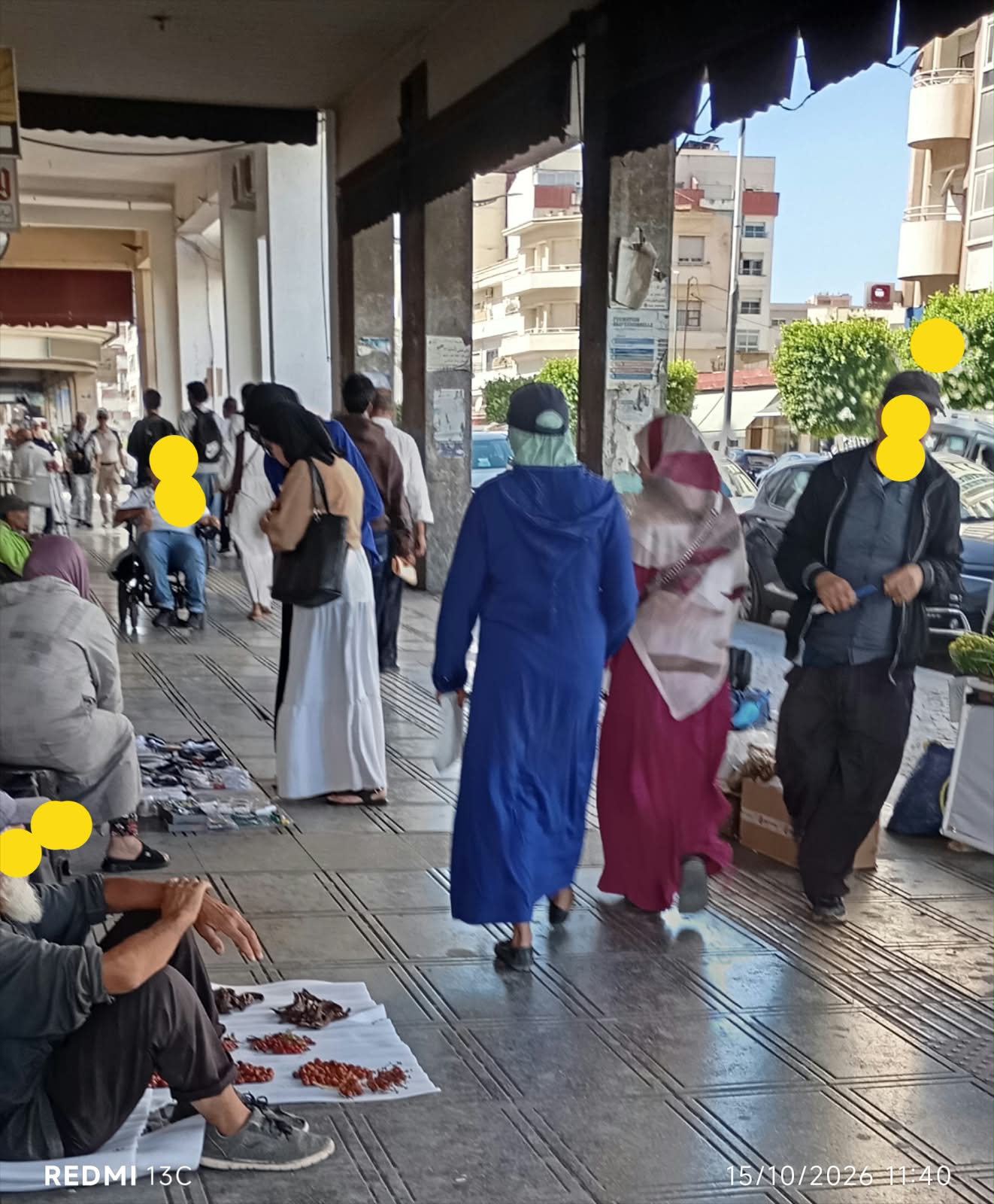 حمرية بمكناس.. فوضى احتلال الأرصفة والطرقات تثير استياء الساكنة والتجار.